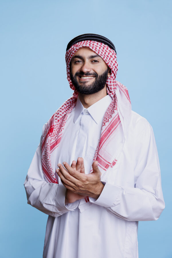 Pure white kuwaiti kandura